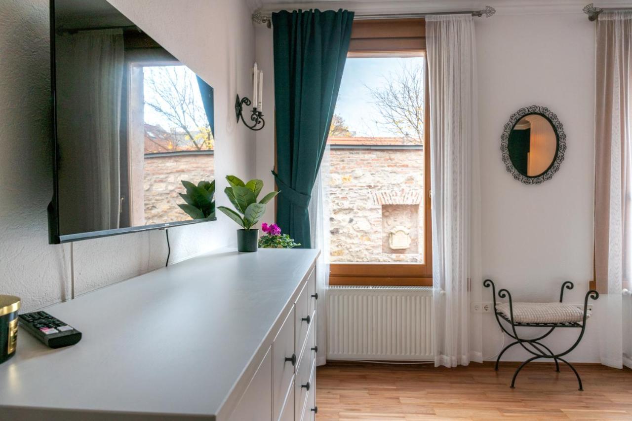 Romantic Studio Secret Garden Budapest Exterior photo