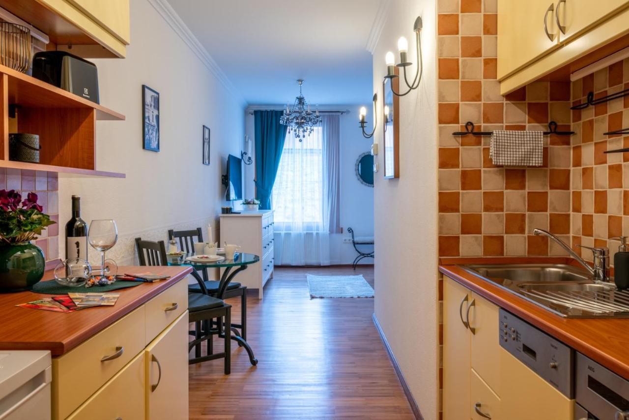 Romantic Studio Secret Garden Budapest Exterior photo