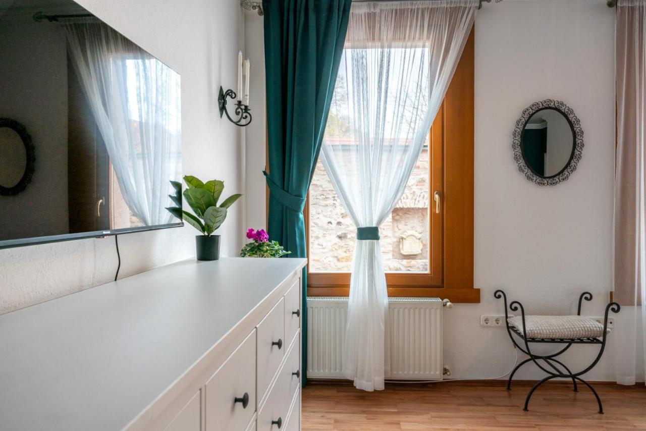 Romantic Studio Secret Garden Budapest Exterior photo